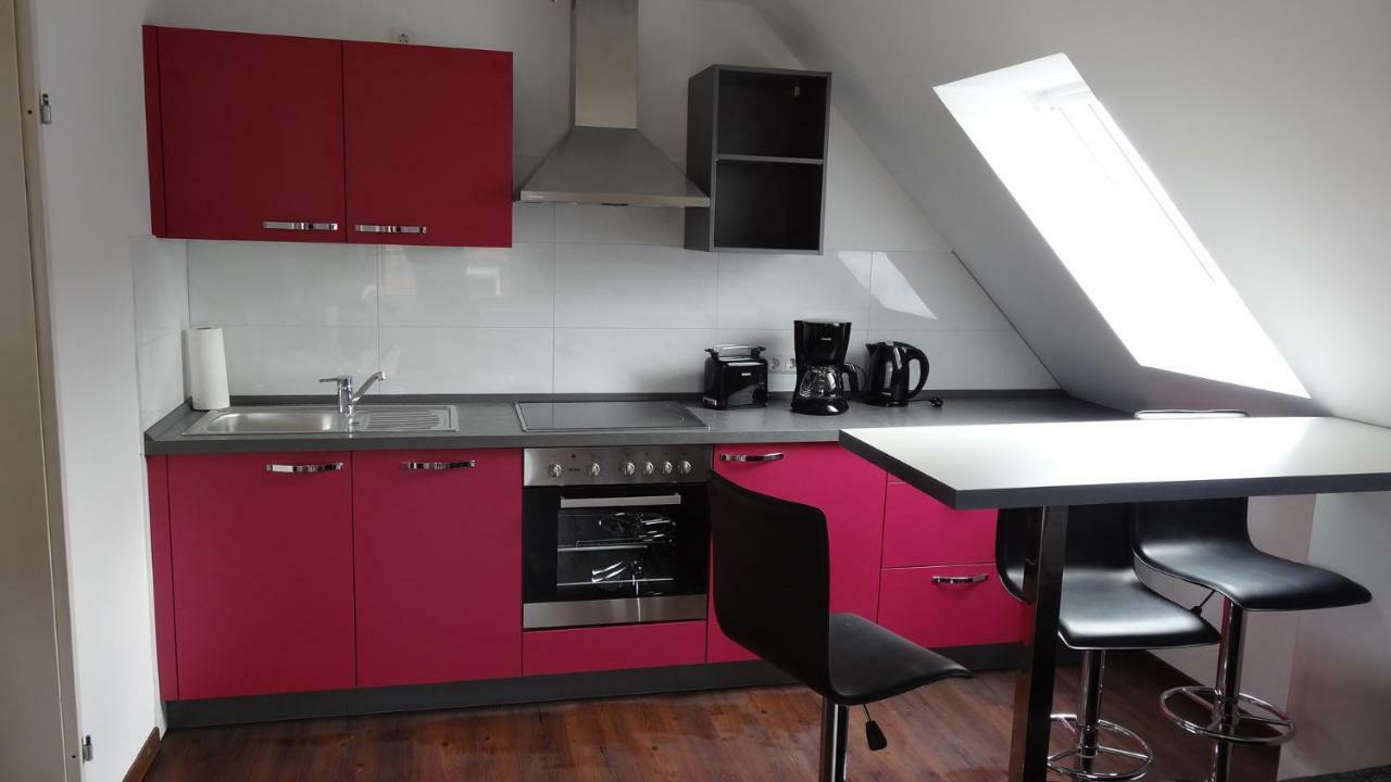 Huus Veertein Apartment นอยฮาร์ลิงเงอซีล ภายนอก รูปภาพ
